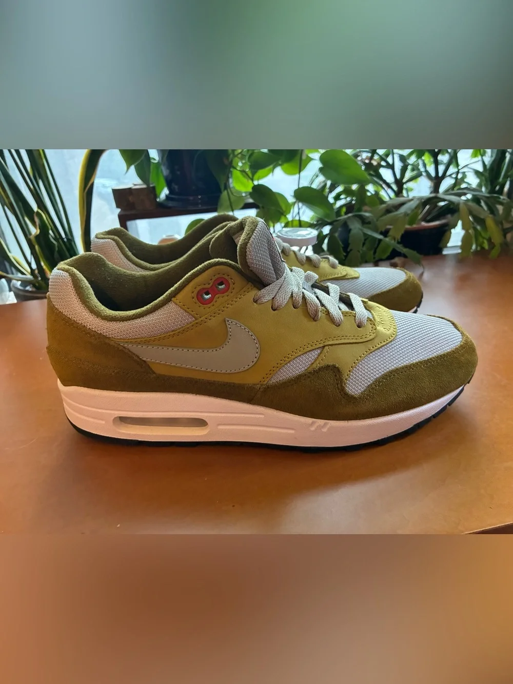 Nike Olive Air Max 1 Premium Retro Olive Curry Pack Sneakers 9.5M